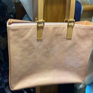 Louis Vuitton handbag in dessert rose color